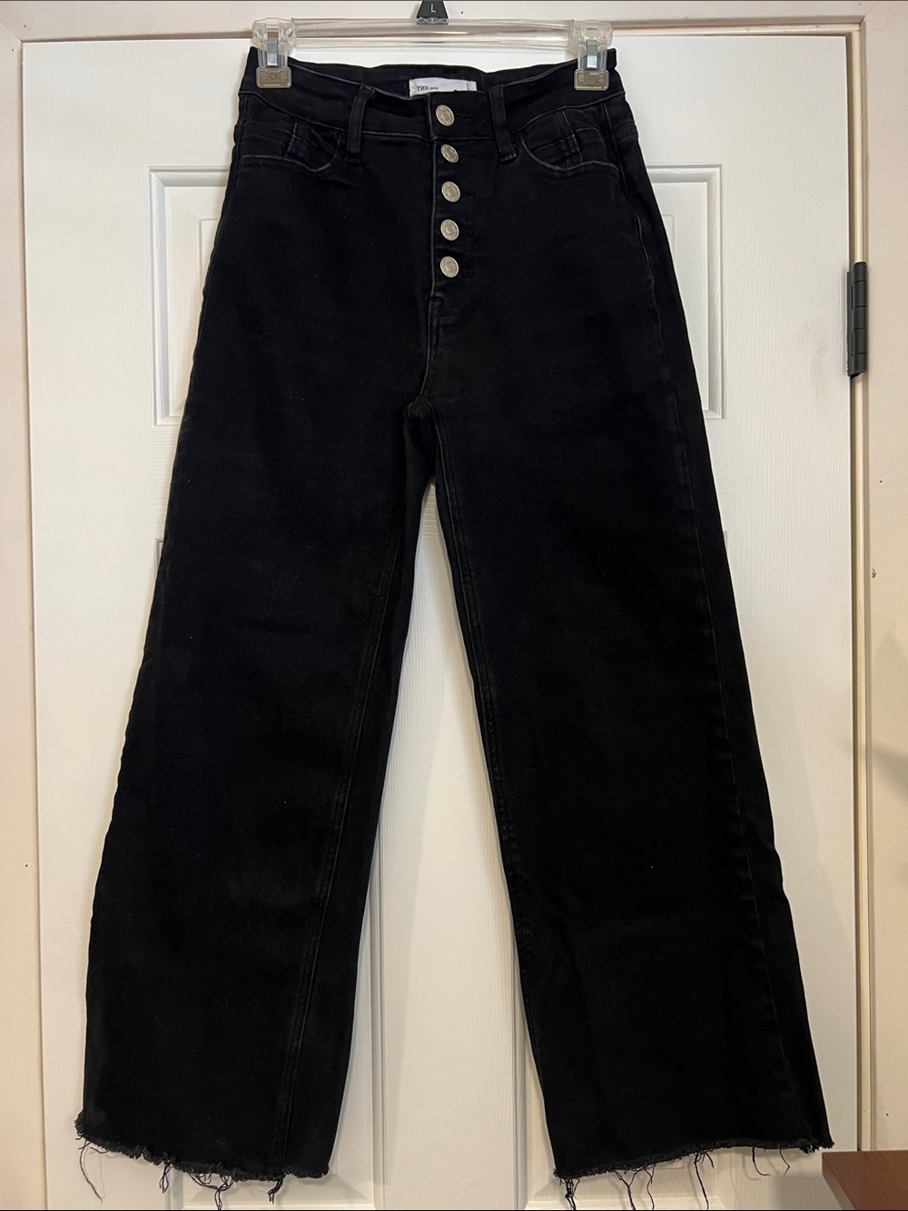 Dressed In LALA Black Stretch Wide Leg Jeans Button Up Opening Raw Hem EUC Sz 25